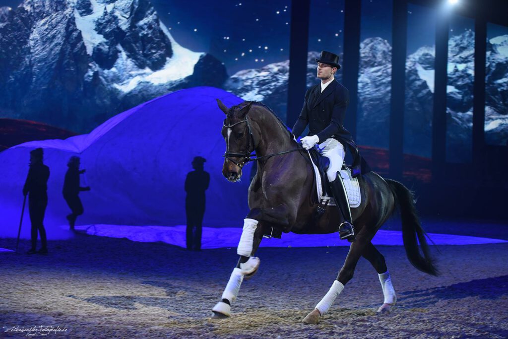 Equitana HopTop Show - LaOra