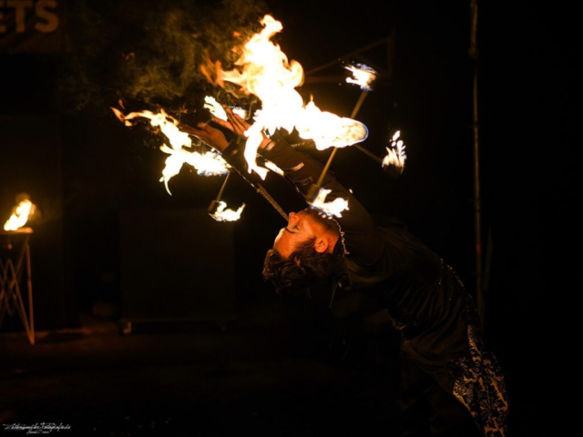 Eventpuppets Feuershow - Weihnachtsmarkt St. Wendel - Zeitenwandler-Fotografie Saarbrücken