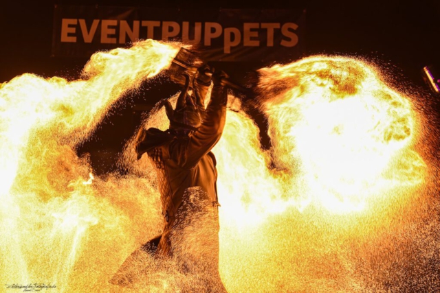 Eventpuppets Feuershow - Weihnachtsmarkt St. Wendel - Zeitenwandler-Fotografie Saarbrücken