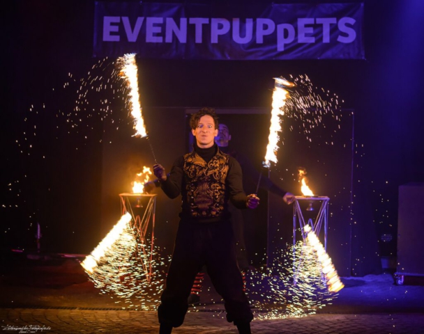 Eventpuppets Feuershow - Weihnachtsmarkt St. Wendel - Zeitenwandler-Fotografie Saarbrücken