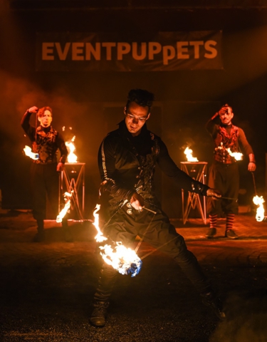 Eventpuppets Feuershow - Weihnachtsmarkt St. Wendel - Zeitenwandler-Fotografie Saarbrücken