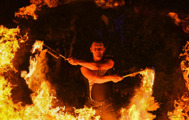 Feuerkünstler René Albert - Feuershow Halloween in the City 2024